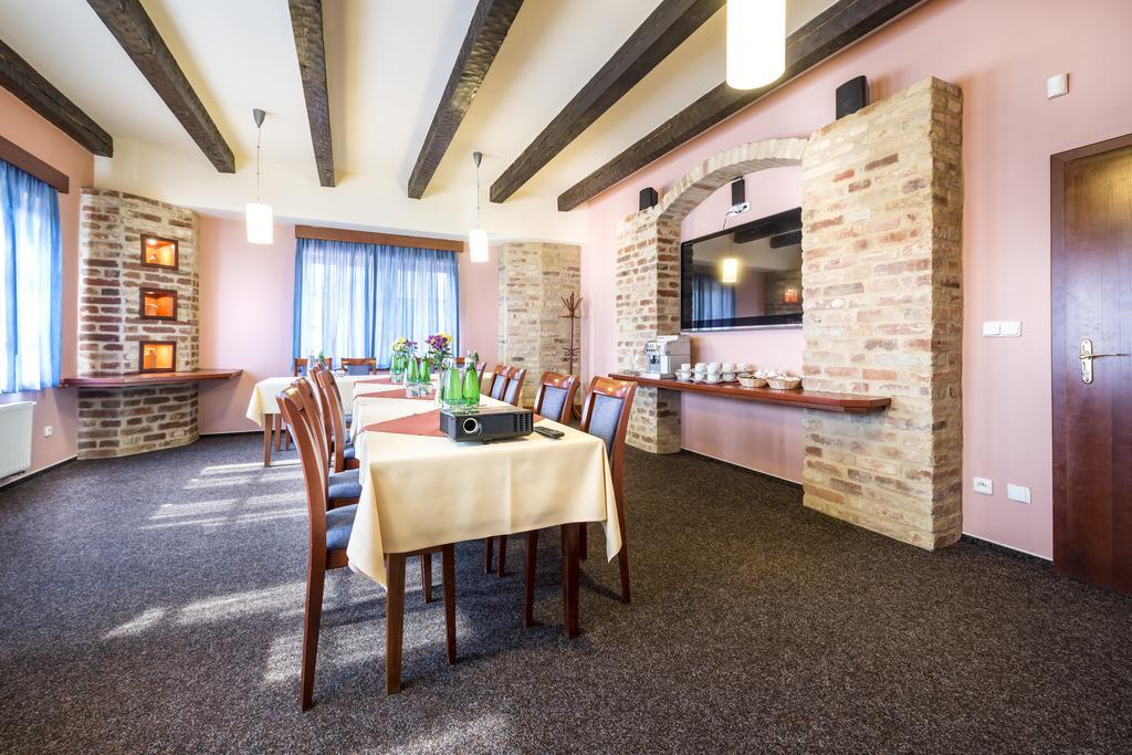 Hotel Skanzen เวอเลห์ราด ภายนอก รูปภาพ