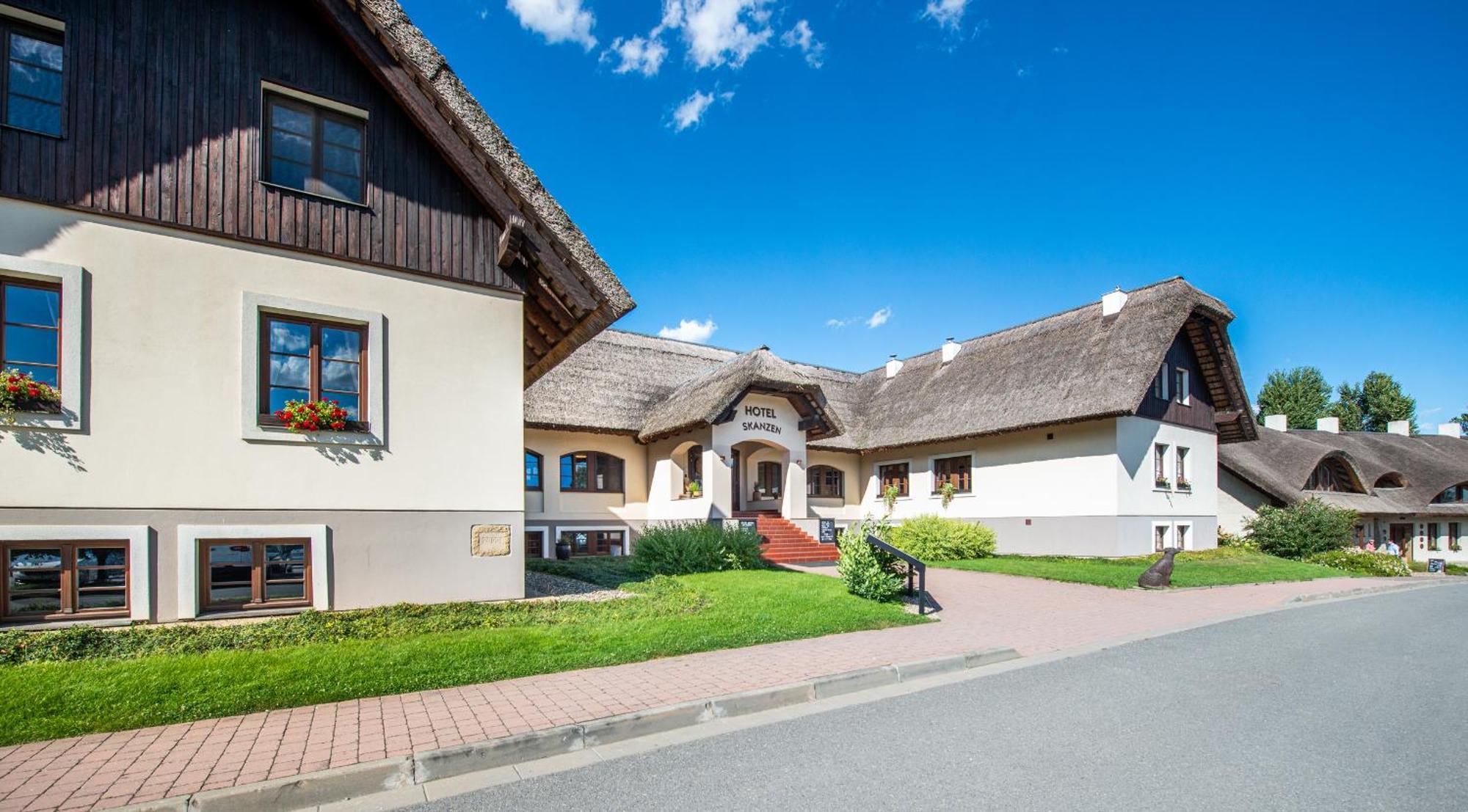 Hotel Skanzen เวอเลห์ราด ภายนอก รูปภาพ